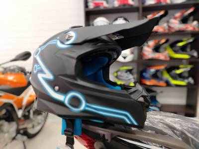 Шлем кроссовый ROCKOT RM-216 Tron (XL) (черный/белый/синий матовый)