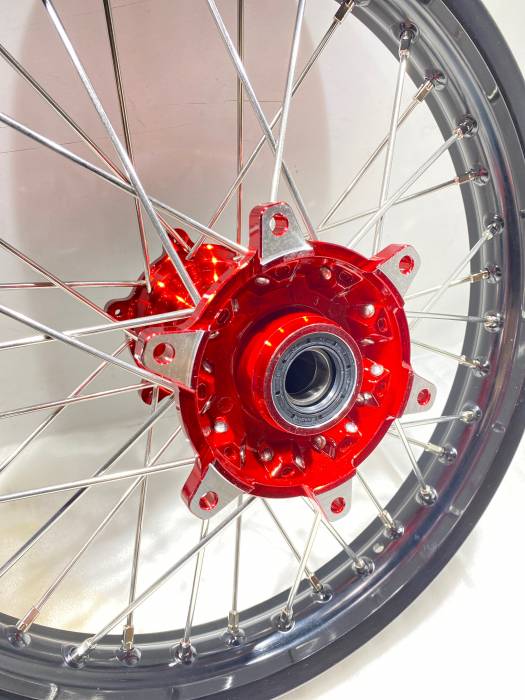 Обод в сборе 2,15-18" Unison 7116, ступица GH Hasky 21/18-Unison 7116-GC hub