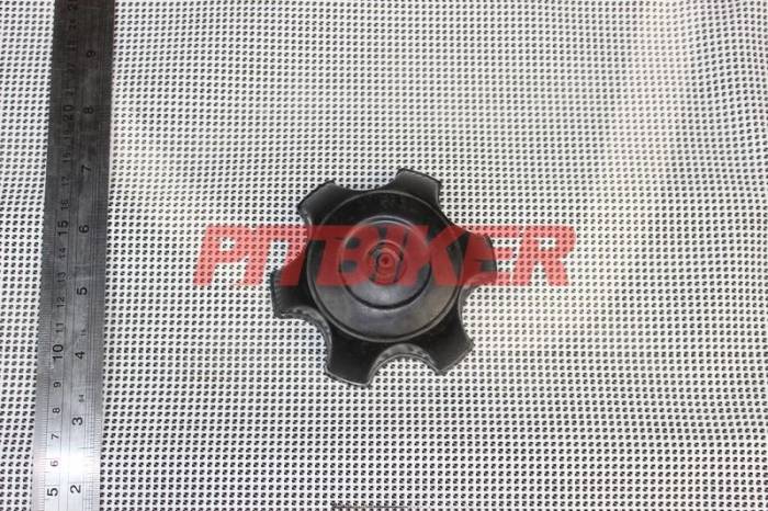 Крышка бензобака пластиковая черная